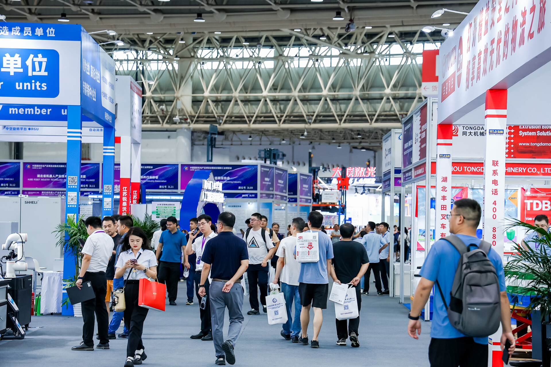智能赋能驱动未来，2025武汉智能工业展览会推动制造业数字化进程